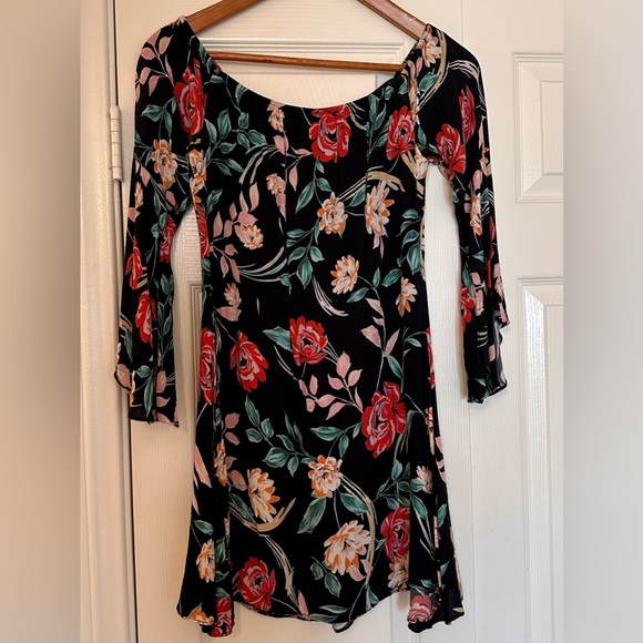Lovers + Friends | Off The Shoulder Floral Mini Dress - Picture 6 of 8